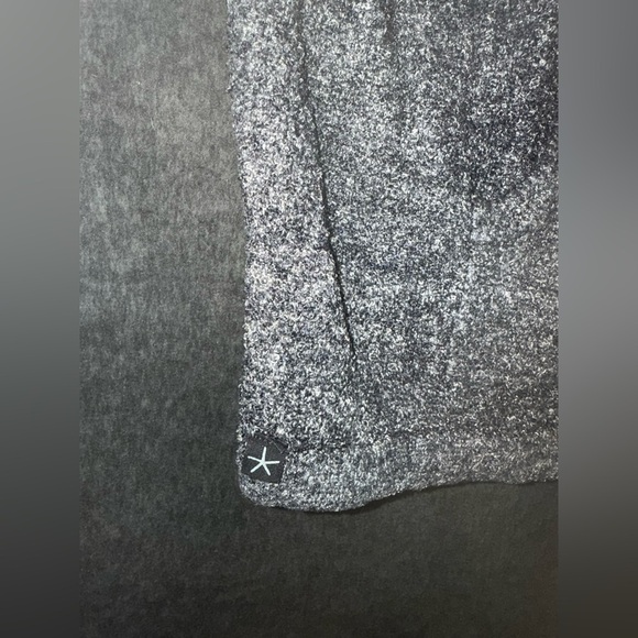 Barefoot Dreams Cozy Dark Gray Hoodie Sweater Size M - Picture 7 of 9